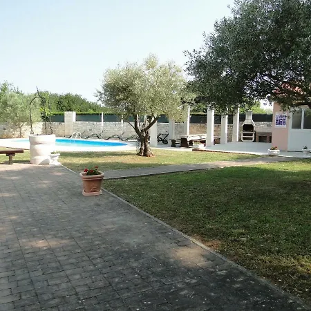 Apartments Villa Maran Umag Exterior photo