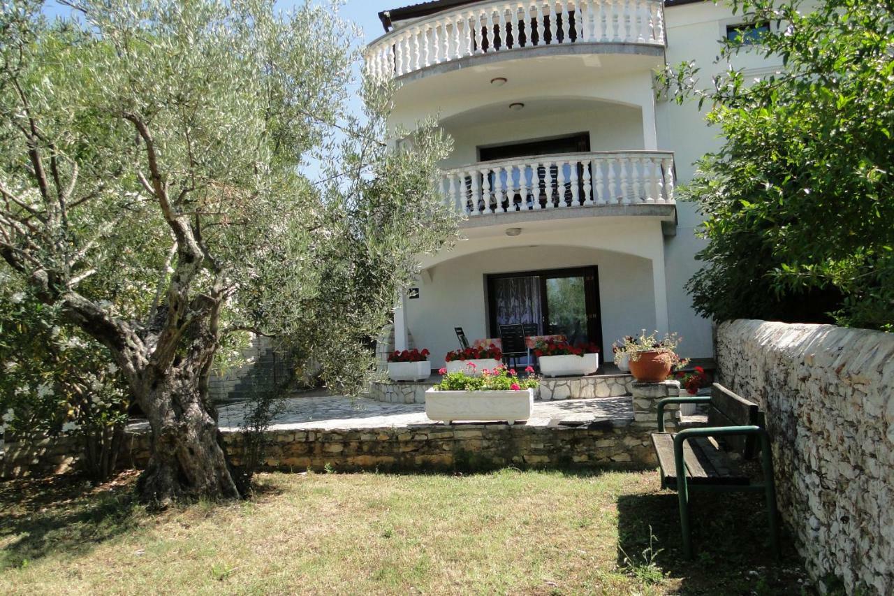 Maran Apartment *